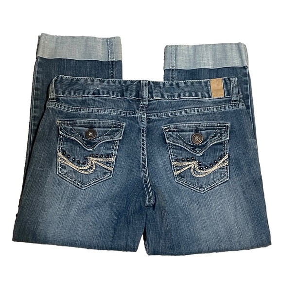 Maurices Capri Jeans Thick Stitch Distressed Flap Pockets Juniors Size 3/4 - Picture 2 of 11